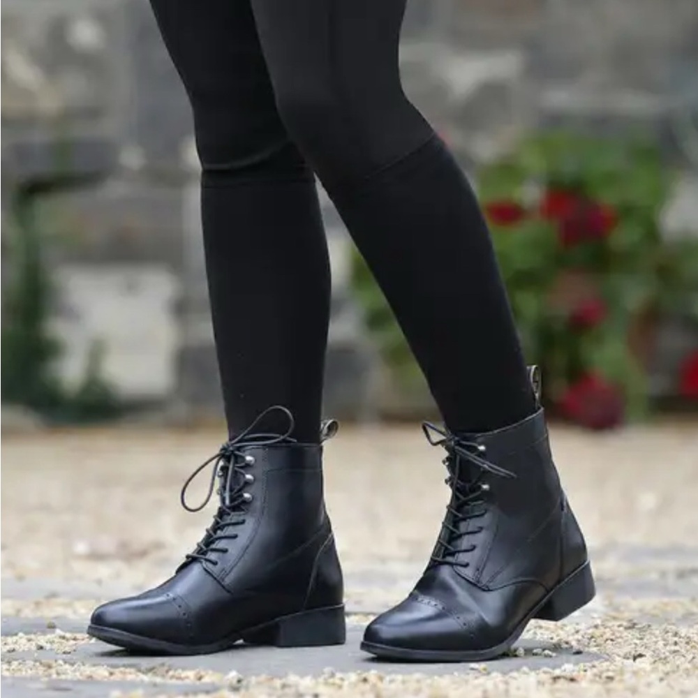 Lace-Up Boots with Sturdy Sole and half chaps